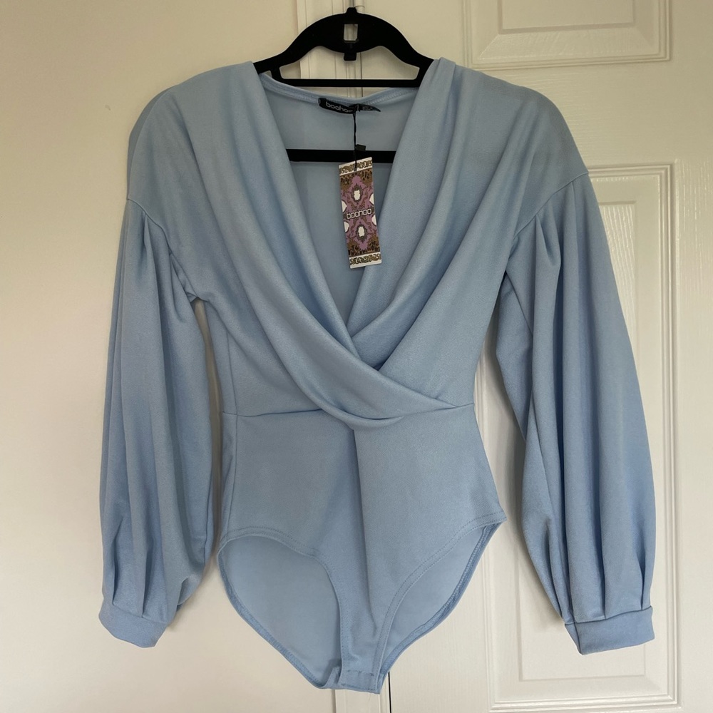 ✨NWT blue bodysuit